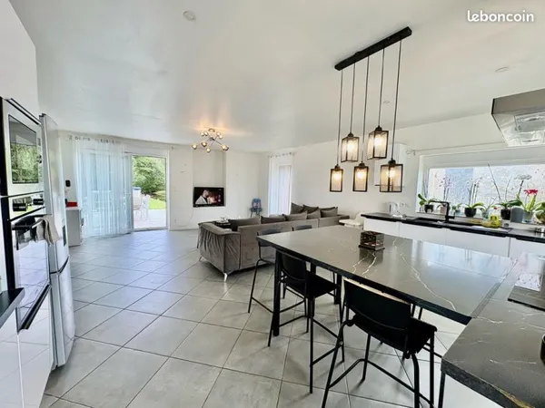 Propriété 9 pièces 263 m²