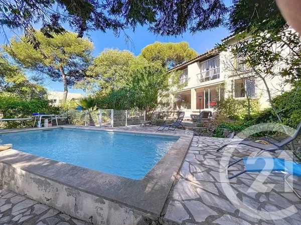 Maison 4 pièces 200 m²