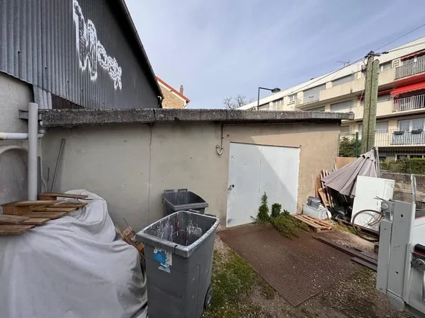 Local d’activité et entrepôt Location Champigny-sur-Marne  50m² 550€