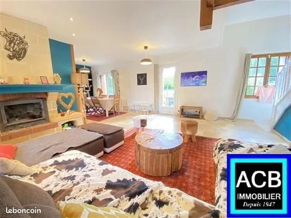 Maison 10 pièces 270 m²
