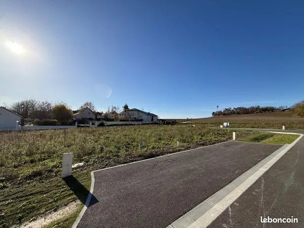 Terrain 603 m² MERFY