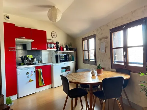 RUE JAUVION, Lumineux duplex de 34m² !