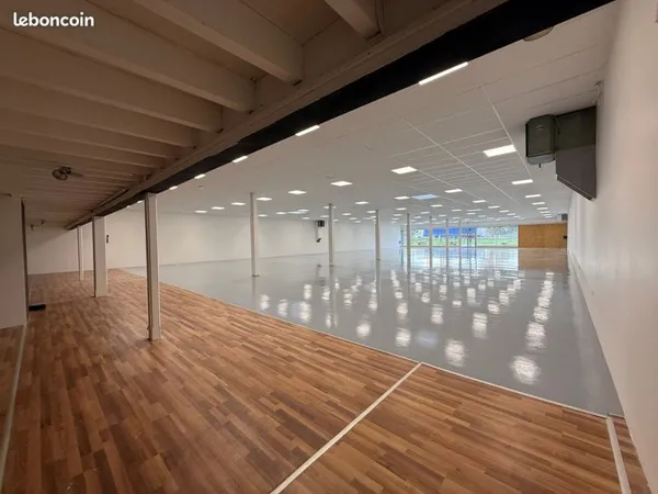 Local Commercial - 1304 m²