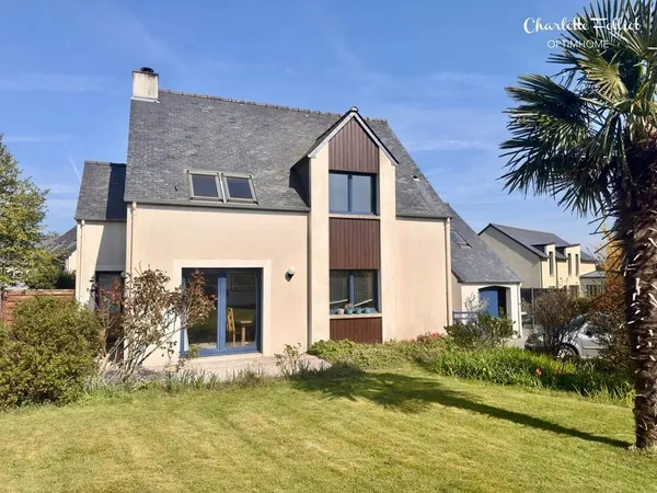 Maison lumineuse avec terrain arboré - 6 pièces - 130 m2 - LE MINIHIC SUR RANCE