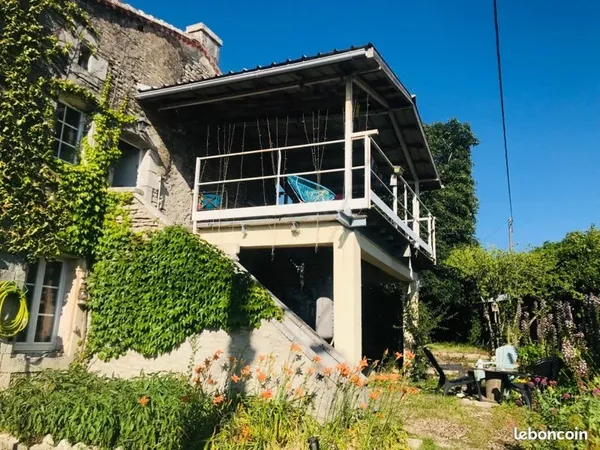 Maison charentaise atypique