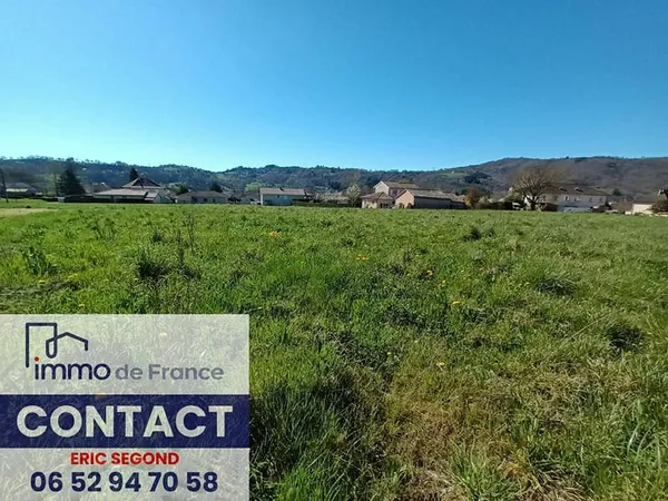 Dans village Vallée du Lot- Terrain à bâtir 1796 m2- EXCLUSIVITE-