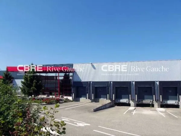 Entrepôt 4090 m²