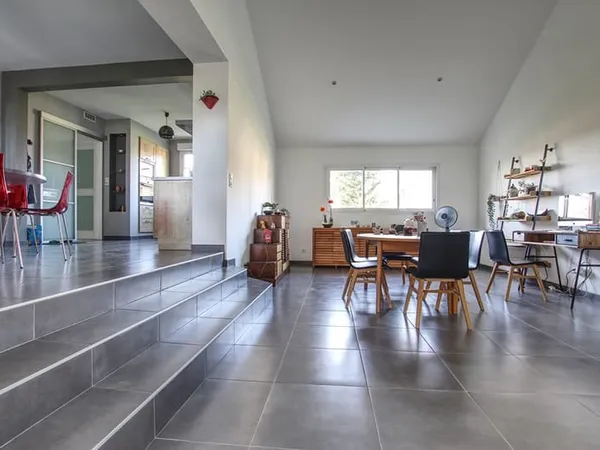 Maison 7 pièces 200 m²