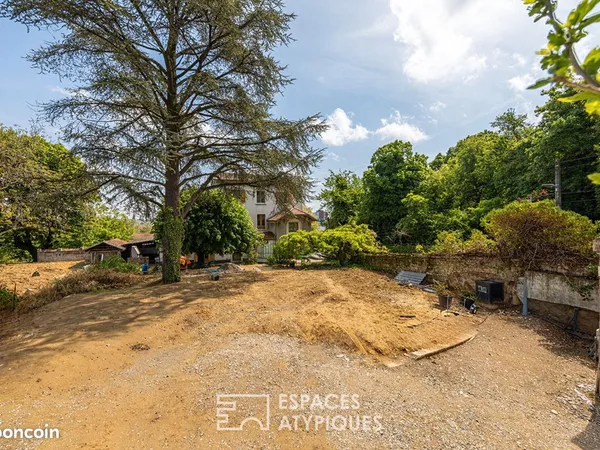 Terrain 453 m² VENISSIEUX