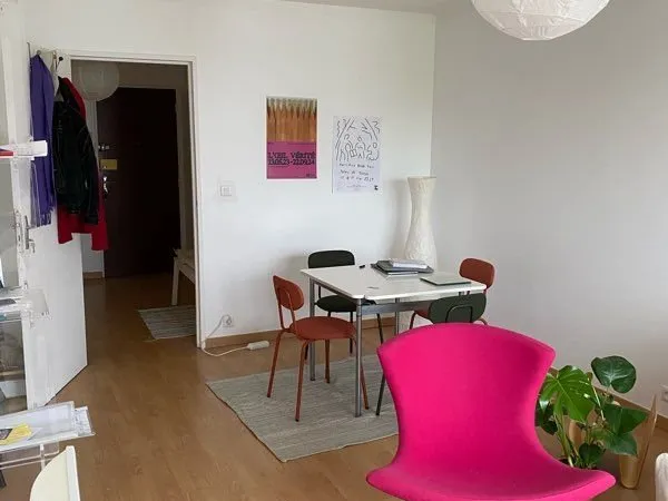 Chambre en colocation - appartement 4 pieces avec balcon