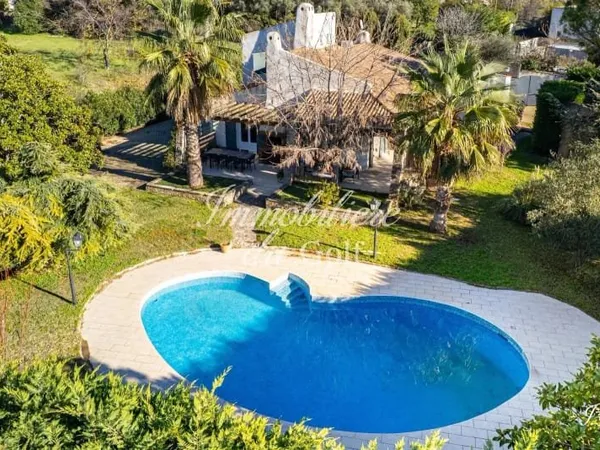 Maison 5 pièces 215 m²
