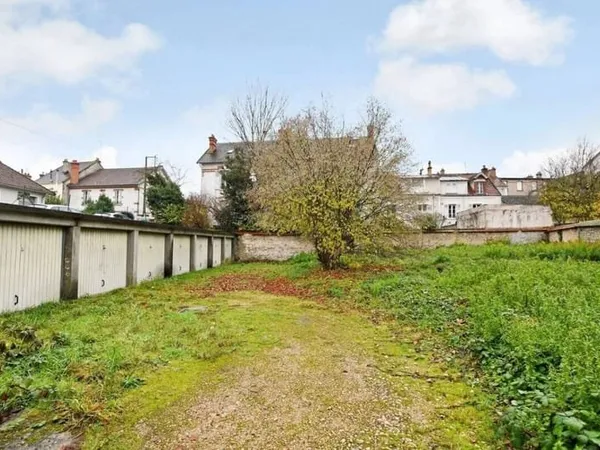 Terrain constructible 589 m²