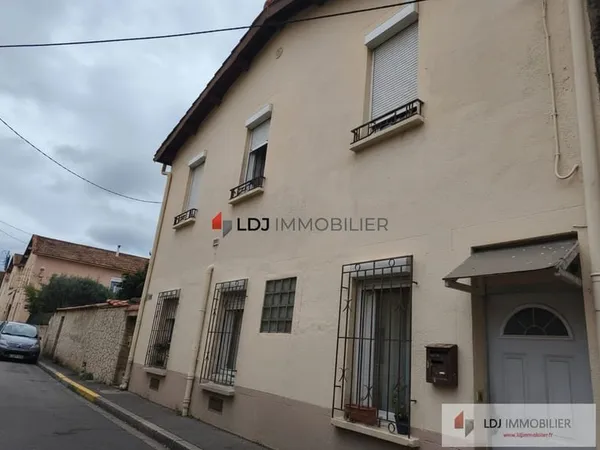 Maison avec locataires