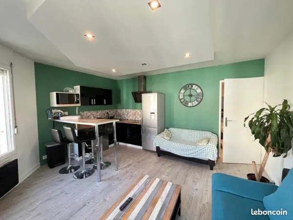 Colocation entre filles 300 euros/chambre. Dispo uniquement l'été