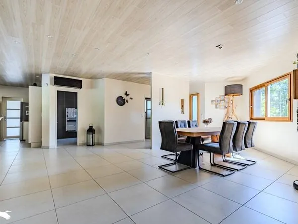 Maison 7 pièces 295 m²