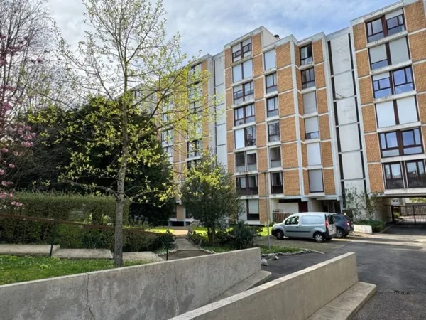 APPARTEMENT - HYPER CENTRE - 3 CHAMBRES ET GARAGE