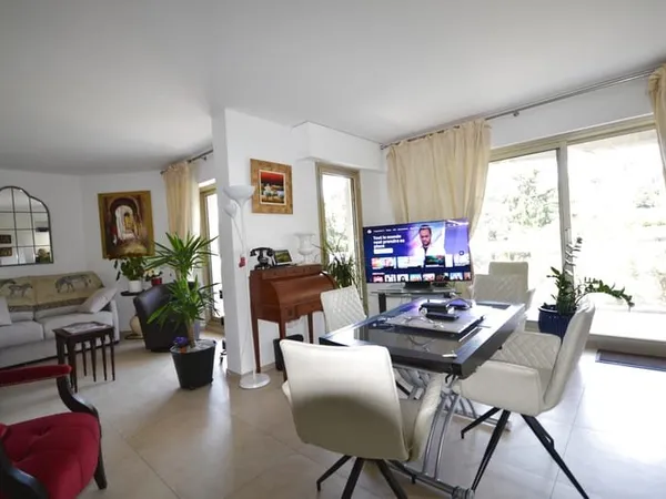 A VENDRE Magnifique 2 pièces 55 m2 OCCUPE - LES HESPÉRIDES LE CANNET