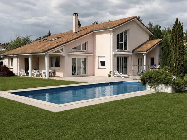 La Tour-en-Jarez, Maison 224 M2 avec piscine et vue imprenab