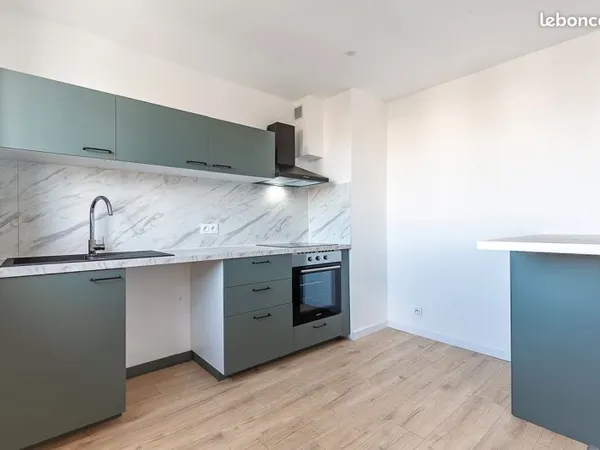T3 rénové - 65 m² - 8e et dernier étage - DPE D