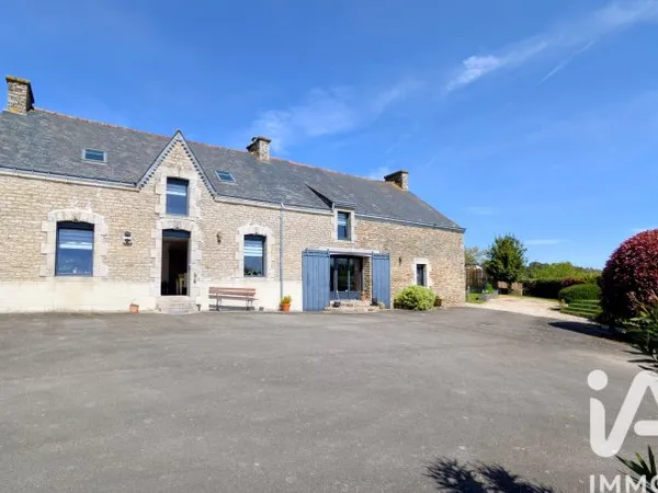 Maison 8 pièces 210 m²