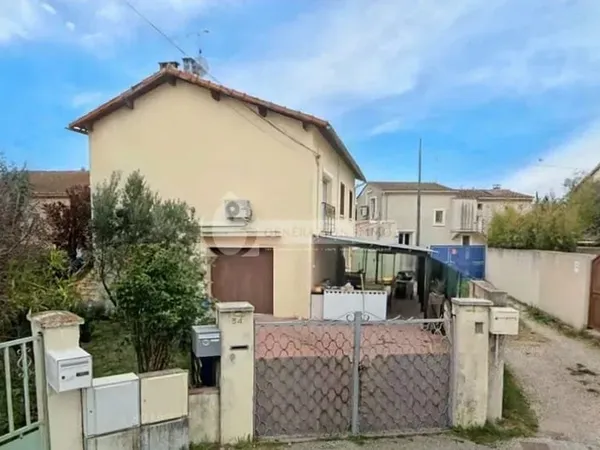 Maison composée de 2 habitations à vendre sur Arles