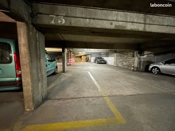 Parking/box 12 m² PARIS