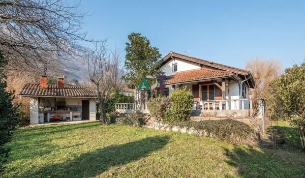 Maison 8 pièces 187 m²