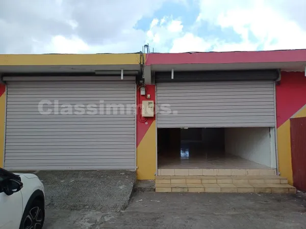 Local commercial 200 m²
