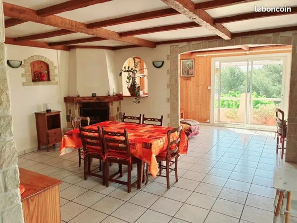 Maison en haut de villa - 4 pièces - 115 m² - Jardin 600 m² - Piscine - Vue mer