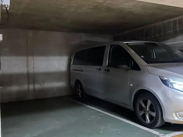 🚗 Place de parking à louer - Métro Liberté (ligne 8) 🅿️