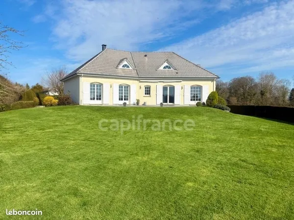 Maison 8 pièces 226 m²