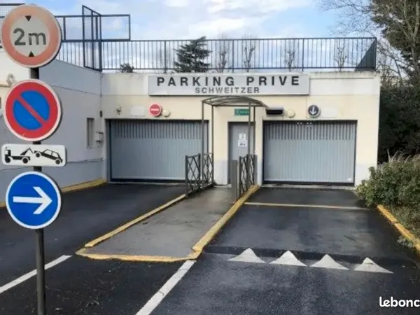 Place de parking intérieur "Schweitzer" 78150 Le Chesnay