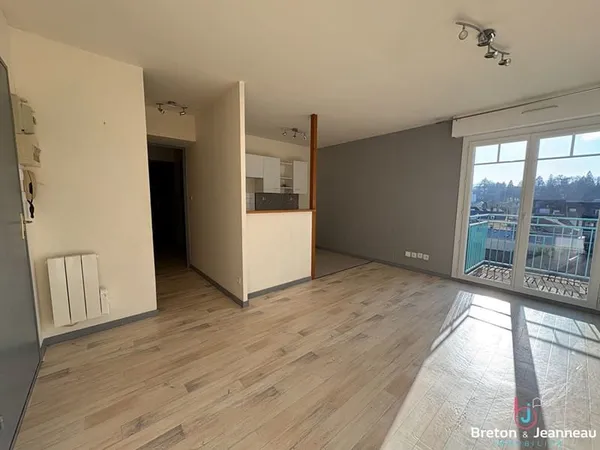 Appartement T2 - Balcon et Parking - LAVAL Rive Gauche