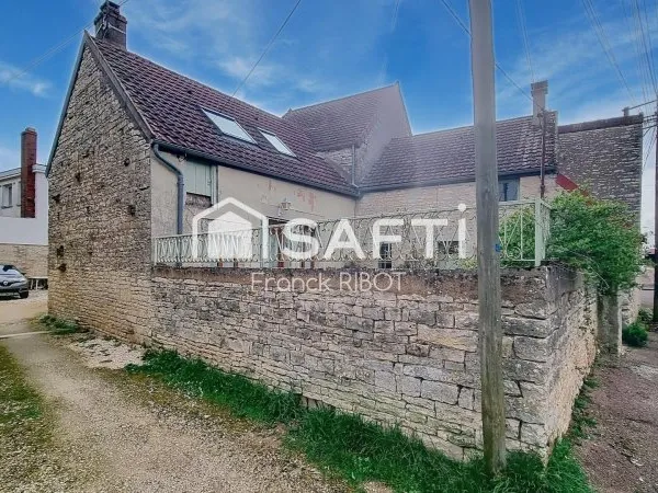 Maison de village de 65m2 avec cour et grange