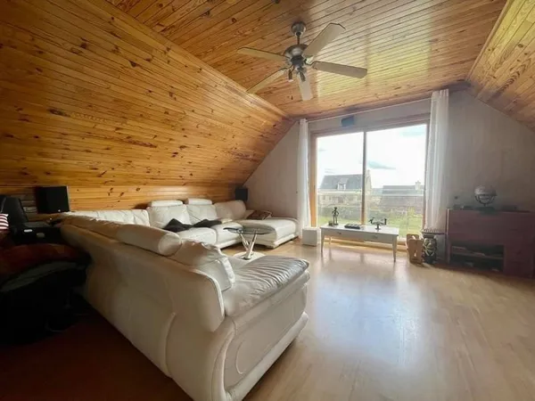 Maison 9 pièces 255 m²