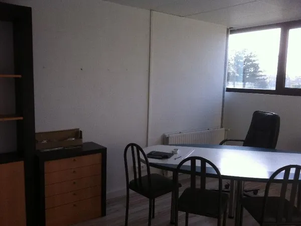 Local industriel 701 m²