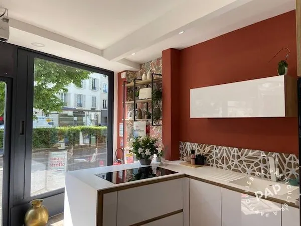 Bureau 120 m²