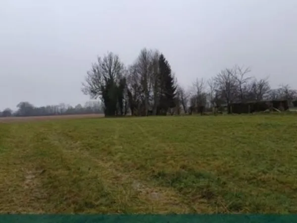 Terrain 841 m²