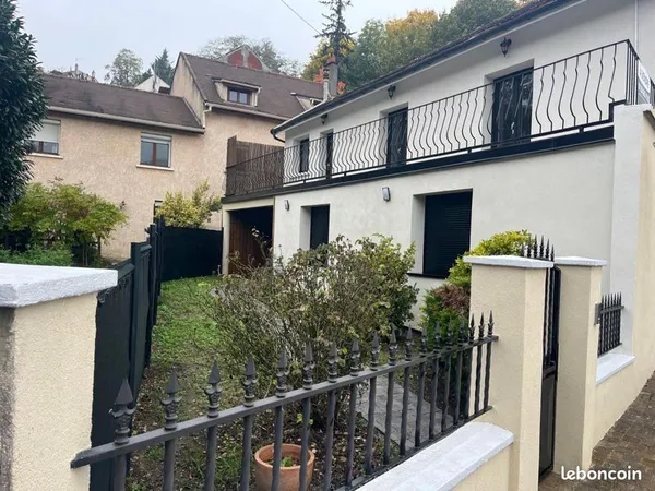 Maison rénovée avec jardin & terrasses - Bougival (78380)