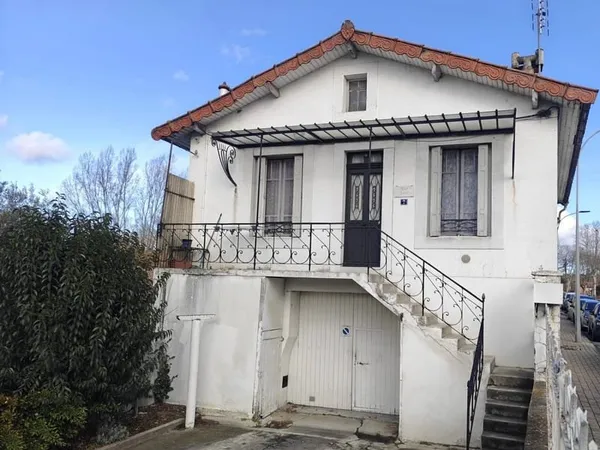 Limoux centre ville - Maison T3 louée avec cour et garage