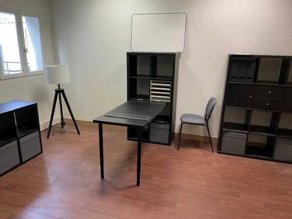 Bureau et espace de travail Location Issy-les-Moulineaux  18m² 444€
