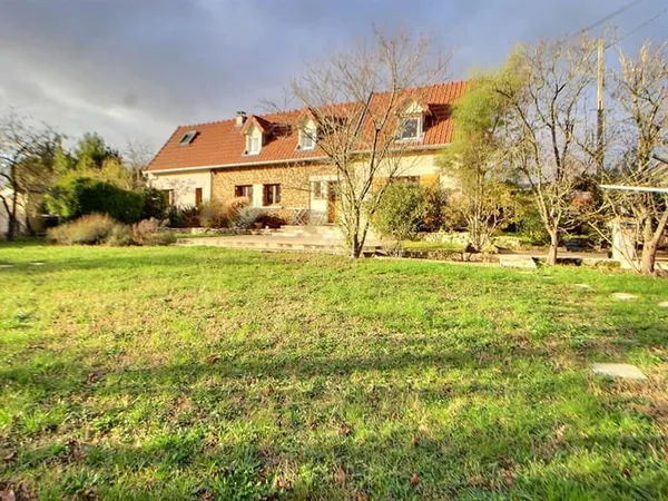 Maison meulière à Chanteloup Les Vignes en limite d'Andrèsy