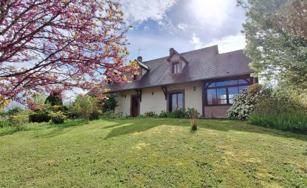VUE SUR LA CAMPAGNE,MAISON 198 M2,4 GRANDES CHAMBRES ,SUR SO