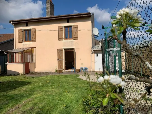 Maison idéalement exposée dans quartier calme