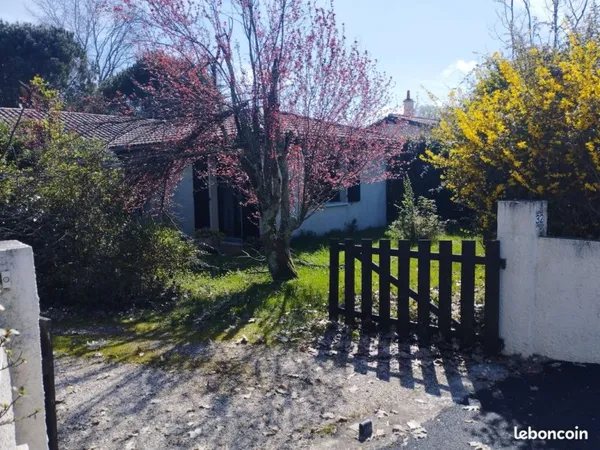 MAISON individuelle zone péri urbaine.153 M2 Plain pied.6 pièces