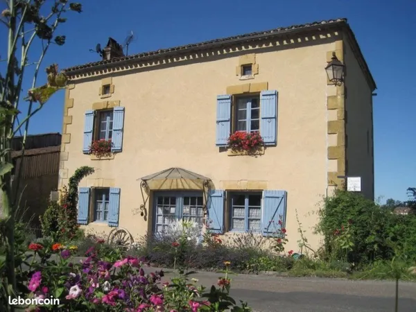 Maison 7 pièces 250 m²