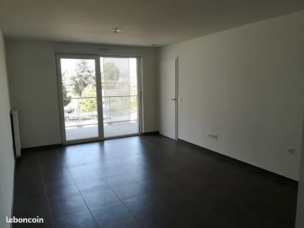 Bischheim, 2 pièces récent bord du canal