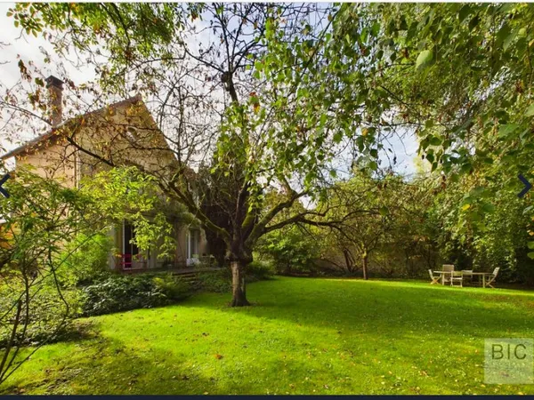Vends maison 226m² 7 chambres Marines (95) cheminée terrain 1147m² dépendance aménagée