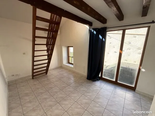 Studio avec mezzanine