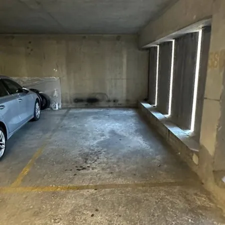Parking 12 m²